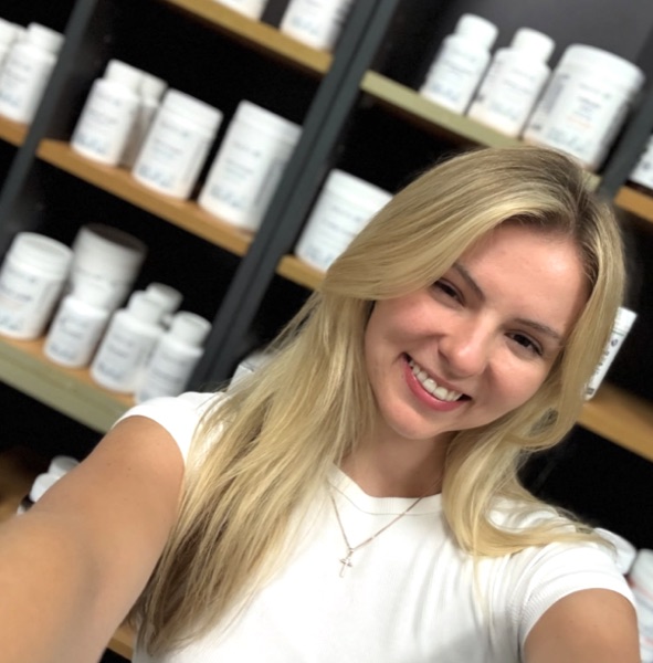 Amy Angus naturopath selfie at naturopathic clinic